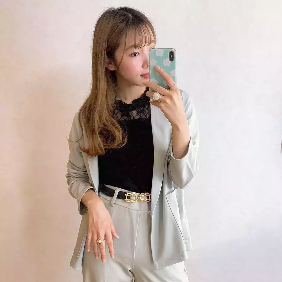 準備西裝外套與襯衫